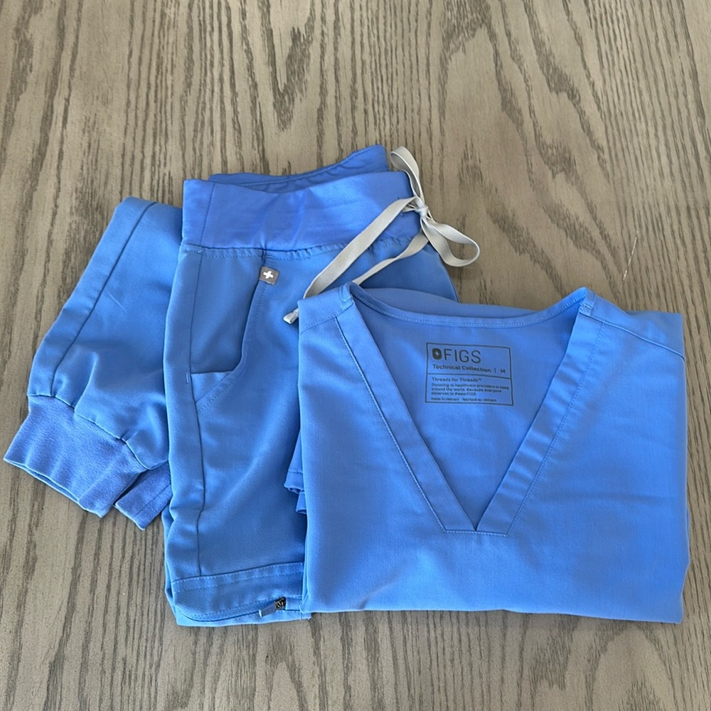 Women’s Figs Scrub Set